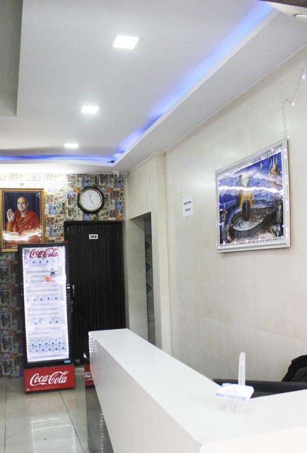 什卡尔旅馆酒店 乌贾因 外观 照片